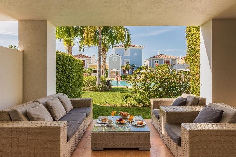 Cortijo Del Mar Resort Estepona Rum bild