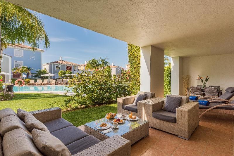 Cortijo Del Mar Resort Estepona Rum bild
